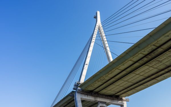 Cel mai înalt pod suspendat din Europa, care va fi construit în comuna Parva din Bistrița-Năsăud, reprezentând un proiect de aproape 6 milioane de euro, promite să aducă o schimbare radicală în economia locală și în peisajul turistic al zonei