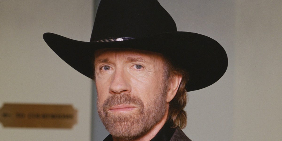 Chuck Norris, legendarul actor, kickboxer și simbol al culturii pop, a fost internat de urgență în Hawaii după ce a suferit o presupusă criză medicală pe insula Kauai