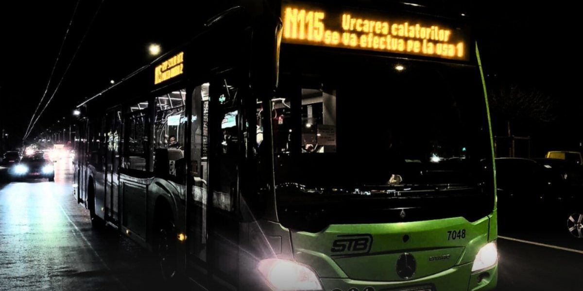 Cinci linii de transport în comun din București vor suferi modificări semnificative în noaptea de 12 spre 13 martie 2026, ca urmare a unor lucrări de reabilitare și consolidare a planșeului din Piața Unirii