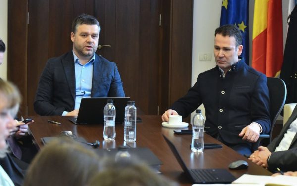 Primarul general al Capitalei, Ciprian Ciucu, a anunțat recent deschiderea unor noi colaborări cu primarul Sectorului 3, Robert Negoiță, în cadrul unui program de dialog și coordonare menit să optimizeze gestionarea problemelor urbane ale Bucureștiului