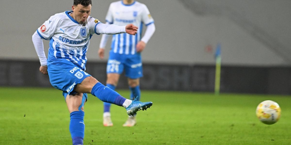 Universitatea Craiova și CFR Cluj se duelează în această seară pe stadionul „Ion Oblemenco” din Craiova, într-un meci care poate decide prima semifinalistă a Cupei României