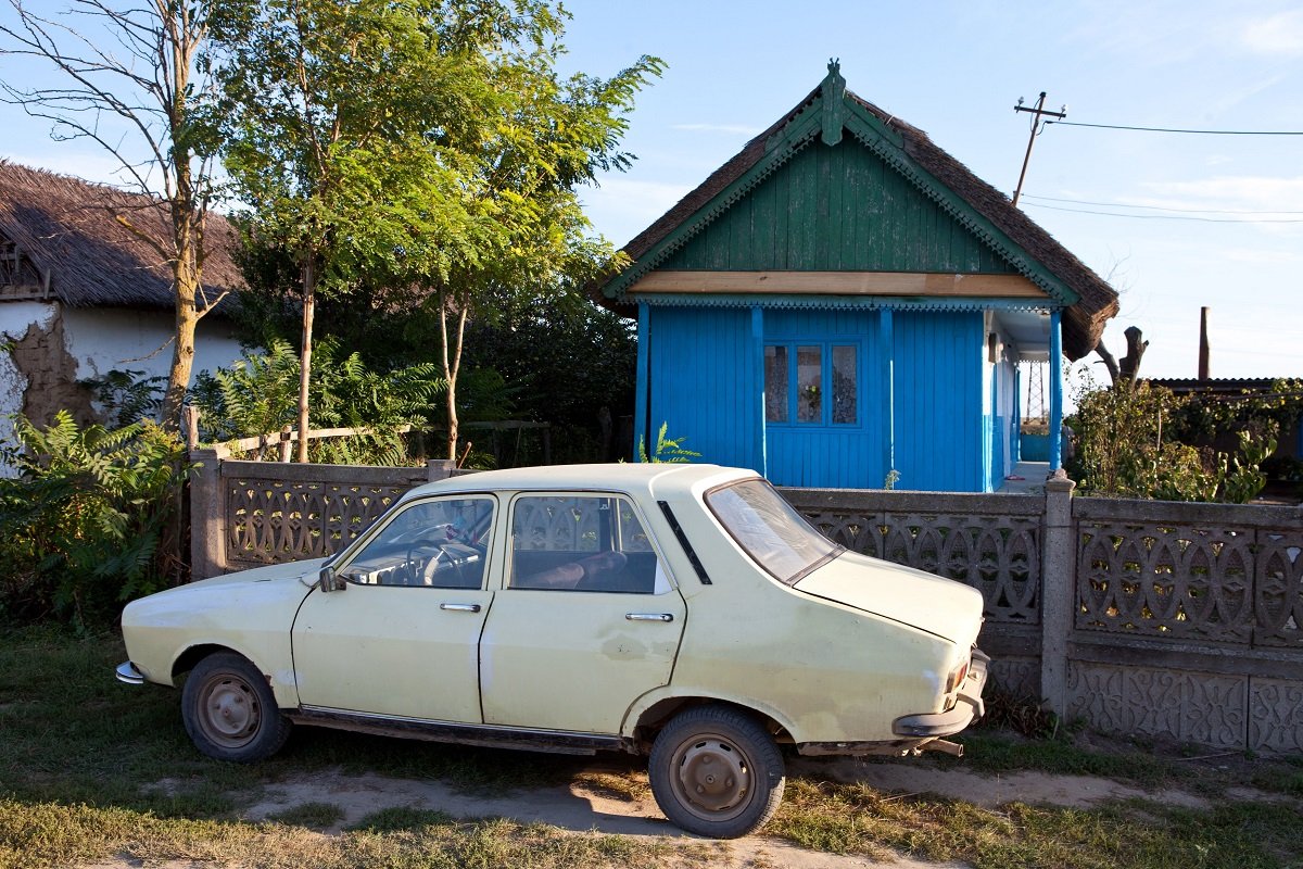 Procedura de radiere a unei mașini rămâne un proces crucial pentru șoferii care doresc să renunțe oficial la înmatricularea unui vehicul, fie din motive personale, fie din cauza unor schimbări în situația proprietarului sau a contextului legislativ