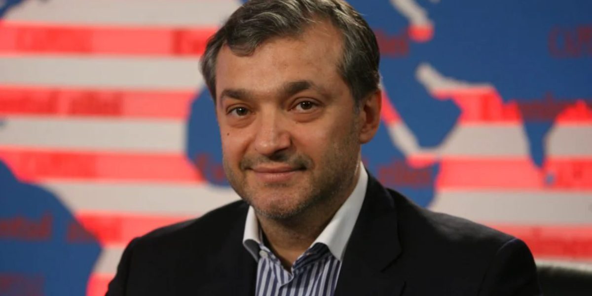 Dan Andronic contestă afirmațiile lui Dominic Fritz despre întâlnirile secrete de la Cotroceni Controversa recentă invocată de liderul USR, Dominic Fritz, despre scrutinele politice din România a reaprins discuțiile privind relațiile din sânul puterii, manifestându-se printr-o reacție fermă din partea jurnalistului Dan Andronic