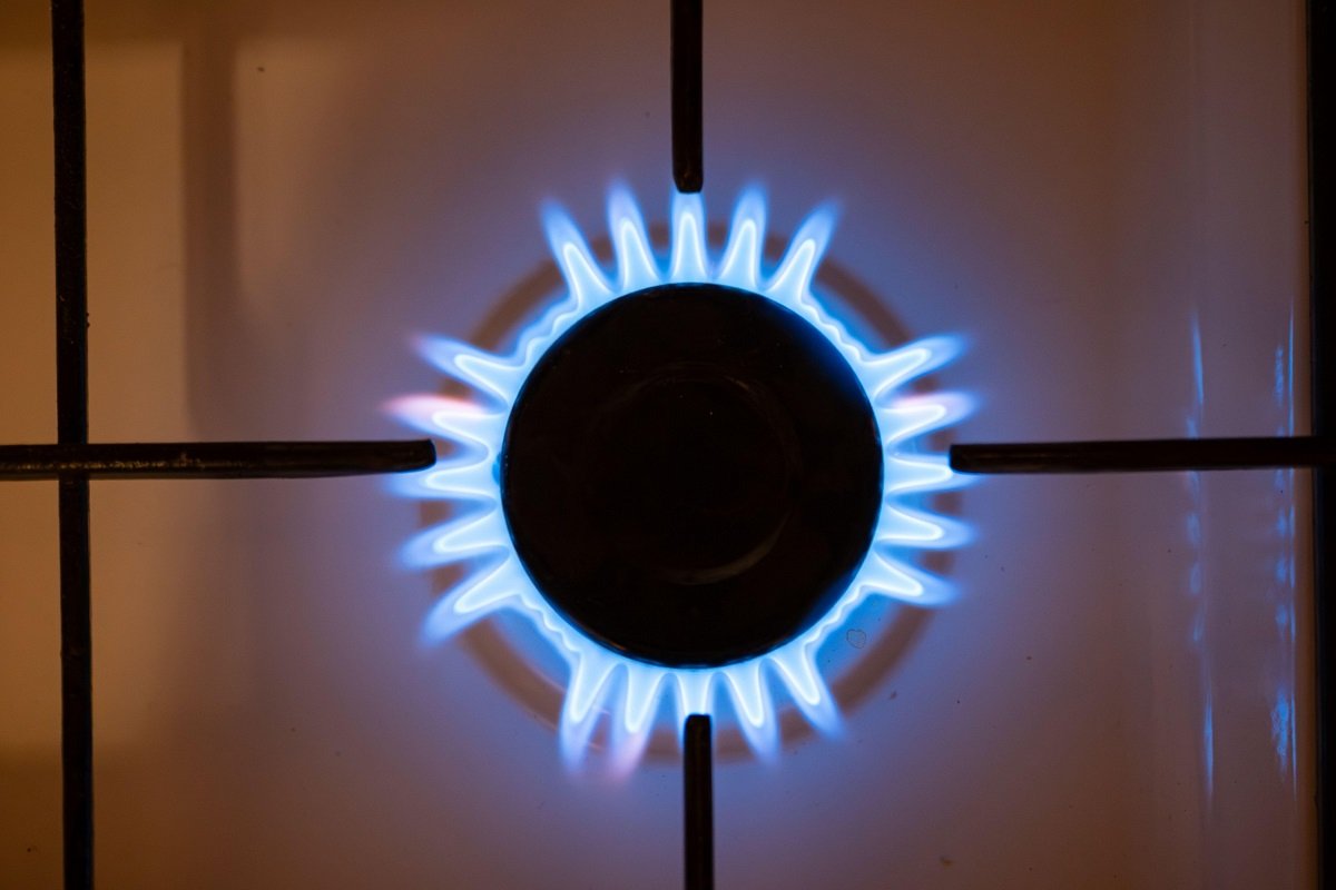 Prețurile gazelor naturale în Europa au înregistrat un salt exploziv în ultimele săptămâni, iar motivul nu se limitează la blocajul din Strâmtoarea Ormuz cauzat de conflictul din Orientul Mijlociu, așa cum s-a speculat adesea