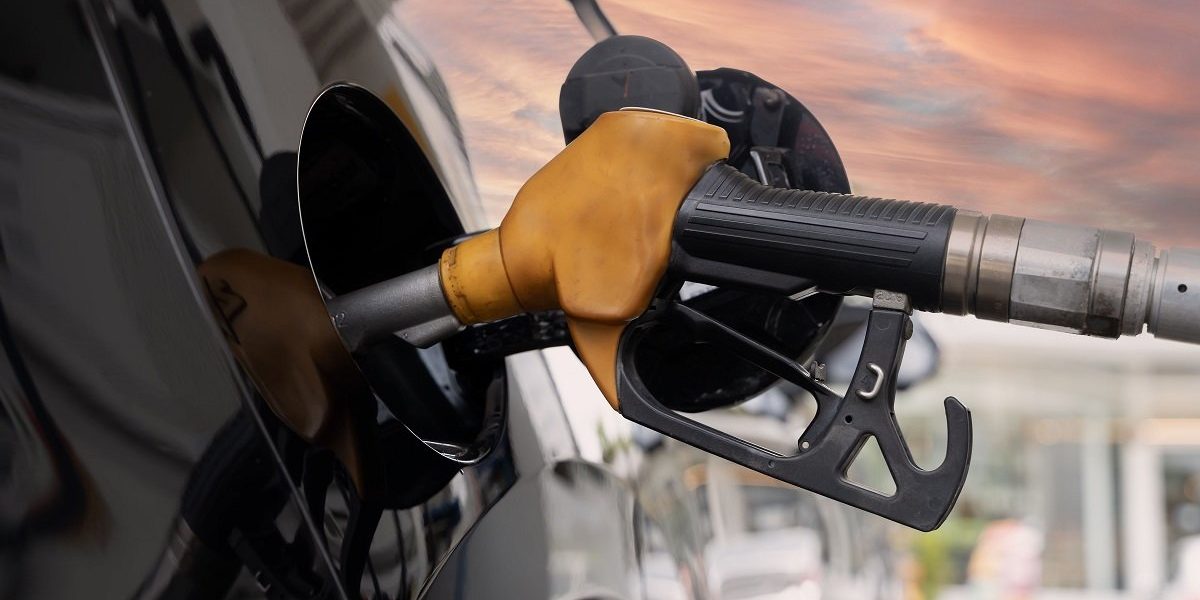Prețurile combustibililor înregistrează o creștere bruscă după ultimele 24 de ore, iar șoferii din România devin tot mai interesați de cele mai ieftine opțiuni de achiziție