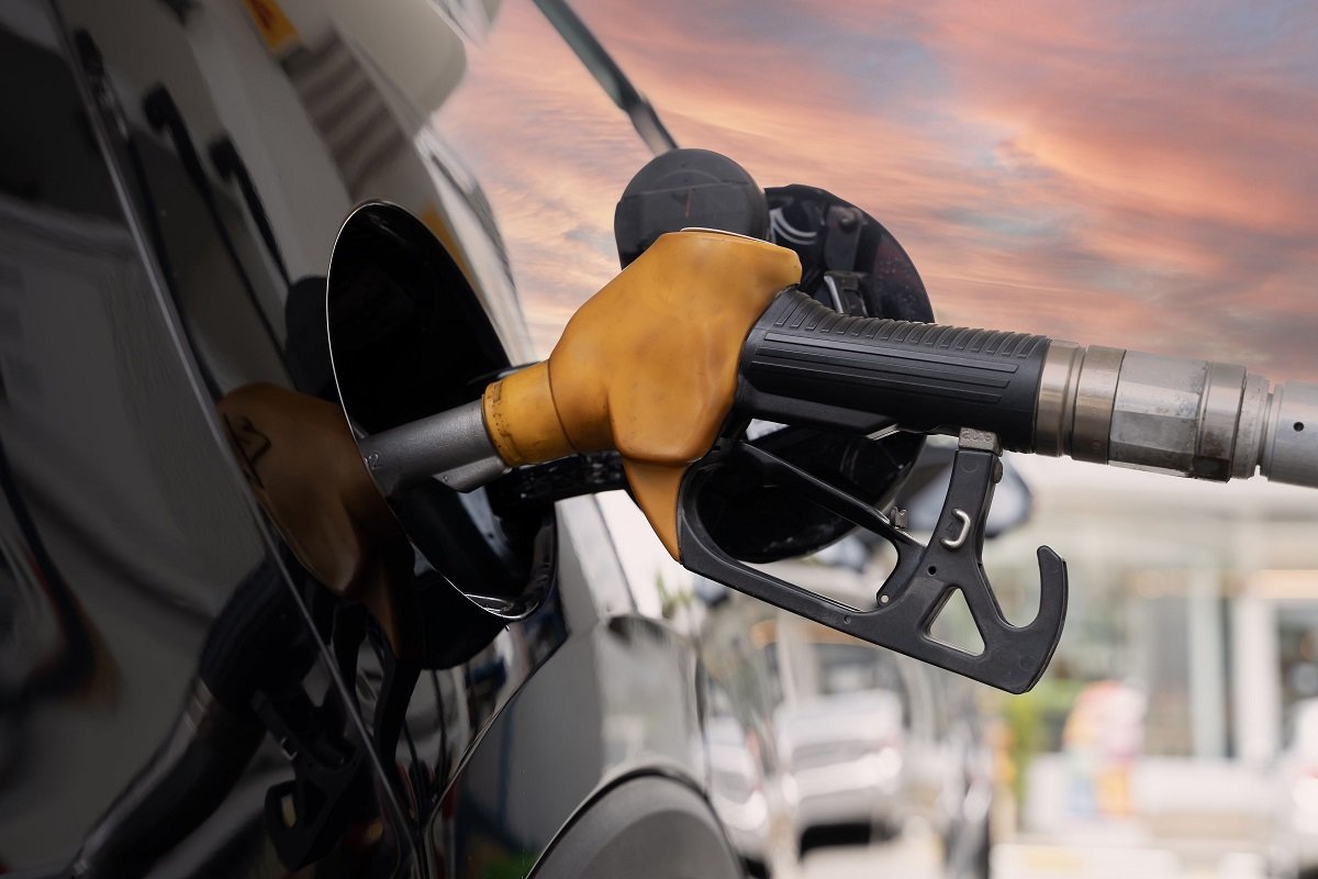 Prețurile combustibililor înregistrează o creștere bruscă după ultimele 24 de ore, iar șoferii din România devin tot mai interesați de cele mai ieftine opțiuni de achiziție