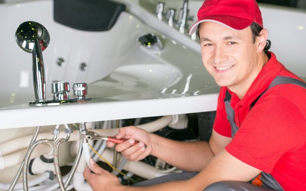 Deficitul de meseriași și creșterea tarifelor pentru servicii în 2026