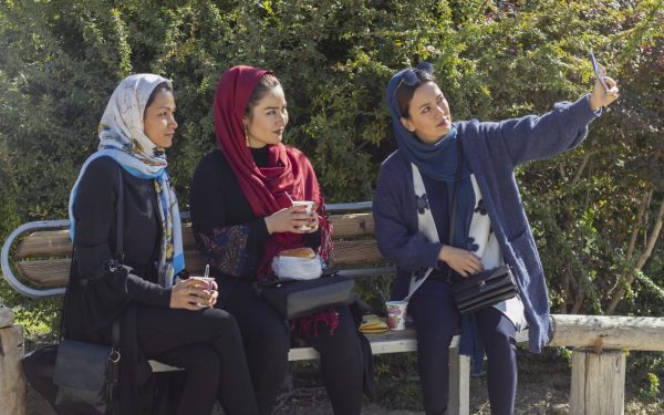 Aplicații locale în Iran: Alternative populare la Amazon, Waze și Instagram cu milioane de utilizatori