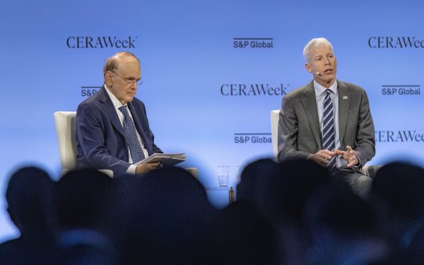 Perturbări majore în piața globală a energiei, în contextul războiului din Orientul Mijlociu Reuniți la Houston, cei mai influenți directori din industria petrolului și miniștri ai energiei au exprimat luni îngrijorări tot mai acute privind efectele pe termen lung ale conflictului din Orientul Mijlociu asupra economiei globale