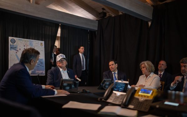 Donald Trump refuză orice negociere cu Iranul: „Nu va exista niciun acord, decât capitularea necondiționată” Reticența extremă a fost anunțată oficial de fostul președinte american, Donald Trump, semnalând o întărire a poziției ferme a SUA în privința teheranului