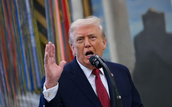 Un posibil conflict militar în Marea Caraibilor se profilează pe orizont, după ce președintele american Donald Trump a reluat amenințările privind o preluare amicală a Cubei, în contextul tensiunilor din regiune
