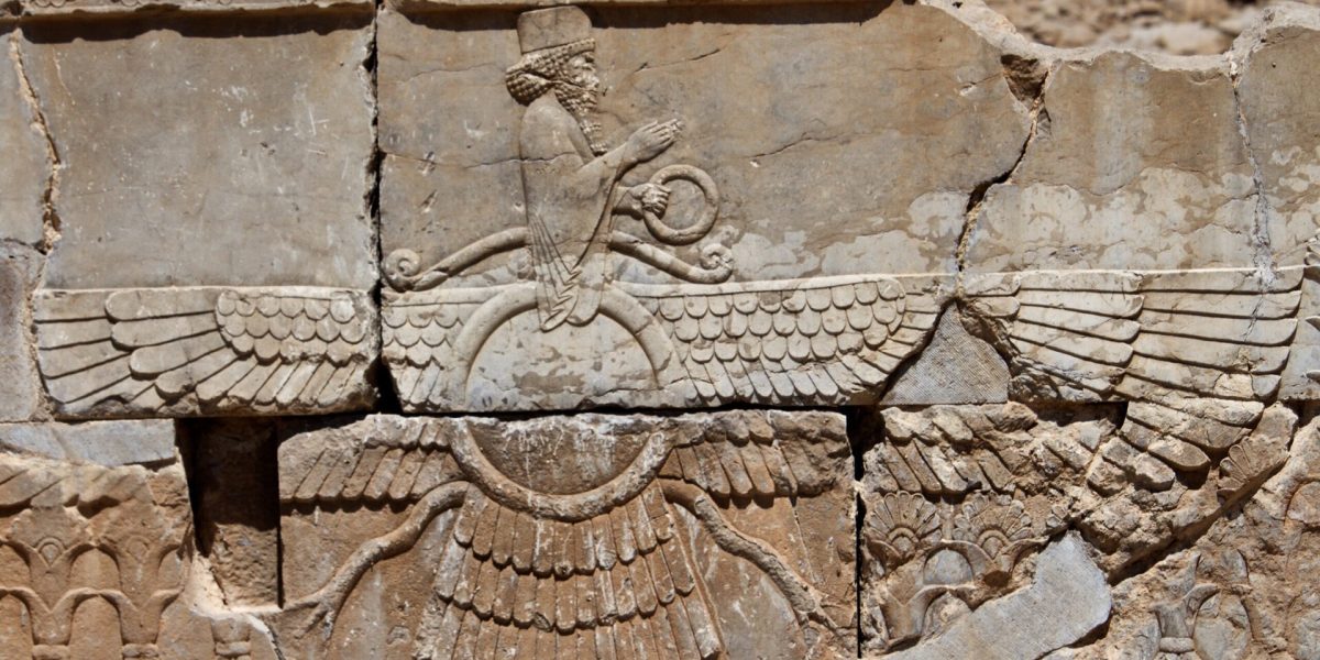 Descoperiri arheologice revelatoare: influența profundă a zoroastrismului asupra comunităților din antichitate, dincolo de granițele Iranului Un nou studiu al cercetătorului Gad Barnea scoate la lumină dovezi care indică o amprentă mult mai adâncă și mai extinsă a practicilor religioase zoroastriene peste fronteierele Iranului antic, în special în comunitățile situate în afara zonei tradiționale de influență