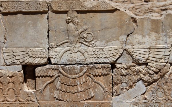 Descoperiri arheologice revelatoare: influența profundă a zoroastrismului asupra comunităților din antichitate, dincolo de granițele Iranului Un nou studiu al cercetătorului Gad Barnea scoate la lumină dovezi care indică o amprentă mult mai adâncă și mai extinsă a practicilor religioase zoroastriene peste fronteierele Iranului antic, în special în comunitățile situate în afara zonei tradiționale de influență