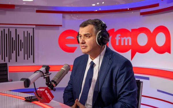 România, imbold pentru securitate și poziționare europeană în contextul global România se află într-un moment de tensiune geopolitică, în ciuda faptului că este membră NATO, are un parteneriat strategic solid cu Statele Unite și beneficiază de fonduri europene pentru dezvoltare