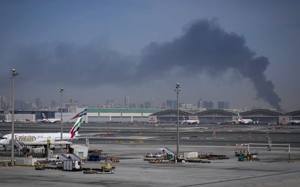 Dubajul, unul dintre cele mai importante centre aeriene globale, a intrat în alertă după o incidentă de securitate gravă care a avut loc deasupra aeroportului internațional al orașului
