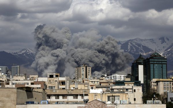 Tensiuni crescânde în Orientul Mijlociu: Israelul anunță uciderea a doi oficiali iranieni de rang înalt în incidente separate Într-un episod care amplifică tensiunile deja extrem de ridicate din regiune, armata israeliană a anunțat vineri uciderea a doi oficiali iranieni de rang înalt, într-o serie de acțiuni considerate de Israel ca fiind contrainteligență și răspuns la comportamentul agresiv al Teheranului în Orientul Mijlociu