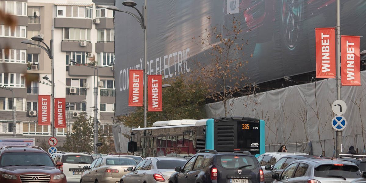 Primarul orașului Râșnov nu intenționează, momentan, să reglementeze jocurile de noroc pe plan local, urmând să ceară clarificări de la Prefectura Brașov Primarul Râșnovului, Horia Motrescu, a anunțat recent că nu va introduce deocamdată un proiect de hotărâre privind interzicerea jocurilor de noroc în oraș, decizie care vine în contextul ordonanței de urgență adoptate la nivel național, OUG 7/2026