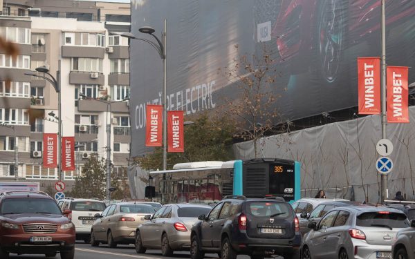 Primarul orașului Râșnov nu intenționează, momentan, să reglementeze jocurile de noroc pe plan local, urmând să ceară clarificări de la Prefectura Brașov Primarul Râșnovului, Horia Motrescu, a anunțat recent că nu va introduce deocamdată un proiect de hotărâre privind interzicerea jocurilor de noroc în oraș, decizie care vine în contextul ordonanței de urgență adoptate la nivel național, OUG 7/2026