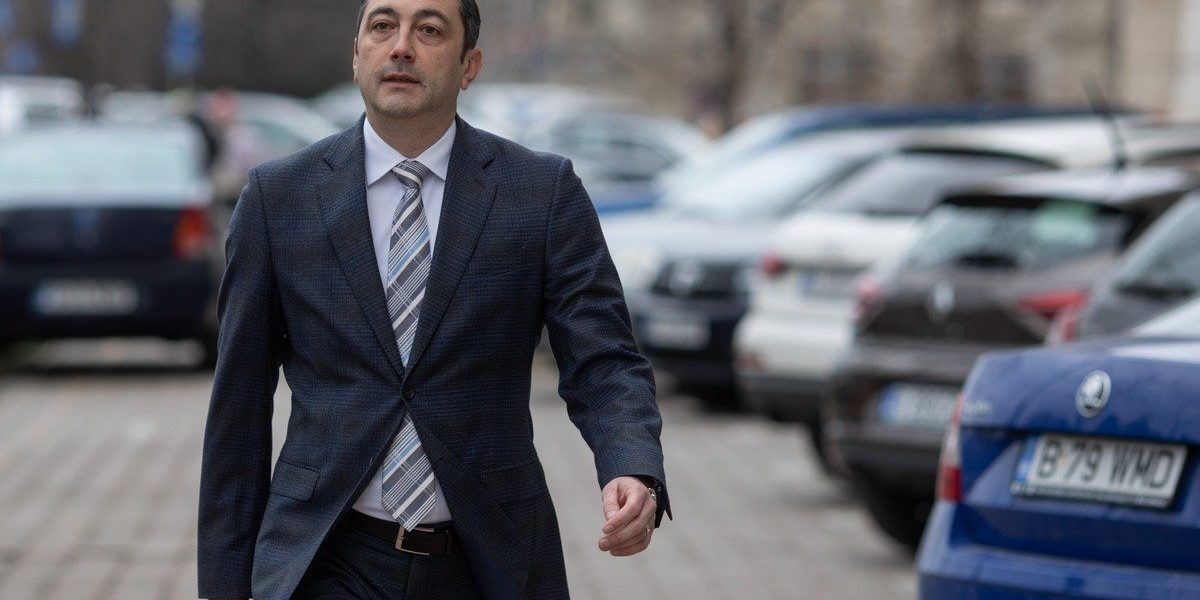 Procurorul general al României, Alexandru Florența, vizează postul de șef adjunct al DIICOT, însă implicarea sa în procedura de selecție pare să fie umbrită de declarații ambigue și posibile lipsuri de transparență, situație ce a stârnit controverse în rândul magistraților și în mediul juridic