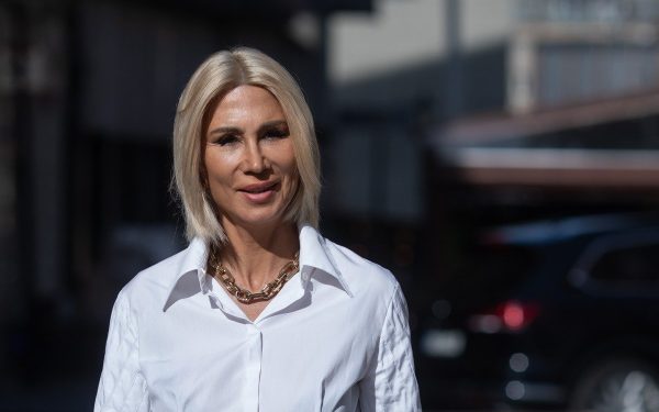 Războiul politic al bugetului: alianțe fragede și acuzații profunde în Parlamentul României În plină sesiune parlamentară, discuțiile despre bugetul pentru anul viitor au devenit scena unor dispute aprinse, unde alianțele politice și interesele de partid au ieșit la iveală mai clar ca niciodată