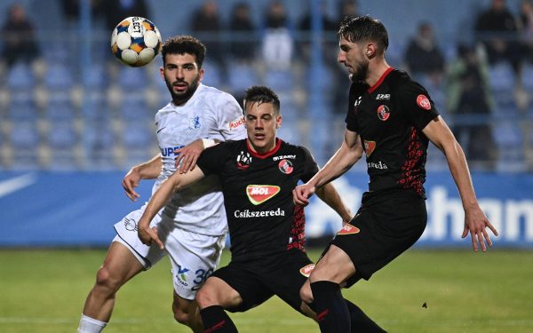 Fotbalul românesc își joacă ultimele cărămizi ale sezonului regulat în Superliga, o etapă de maximă importanță pentru clasament și pentru stabilirea echipelor care vor intra în play-off și play-out
