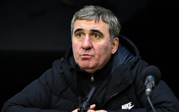 Gică Hagi, fericit că Mircea Lucescu va conduce naționala României la barajul cu Turcia Unul dintre cei mai respectați antrenori și legende ale fotbalului românesc, Gică Hagi, a manifestat recent o atitudine pozitivă față de situația actuală a echipei naționale, după ce a refuzat ferm oferta de a prelua conducerea tehnică pentru barajul mondial cu Turcia