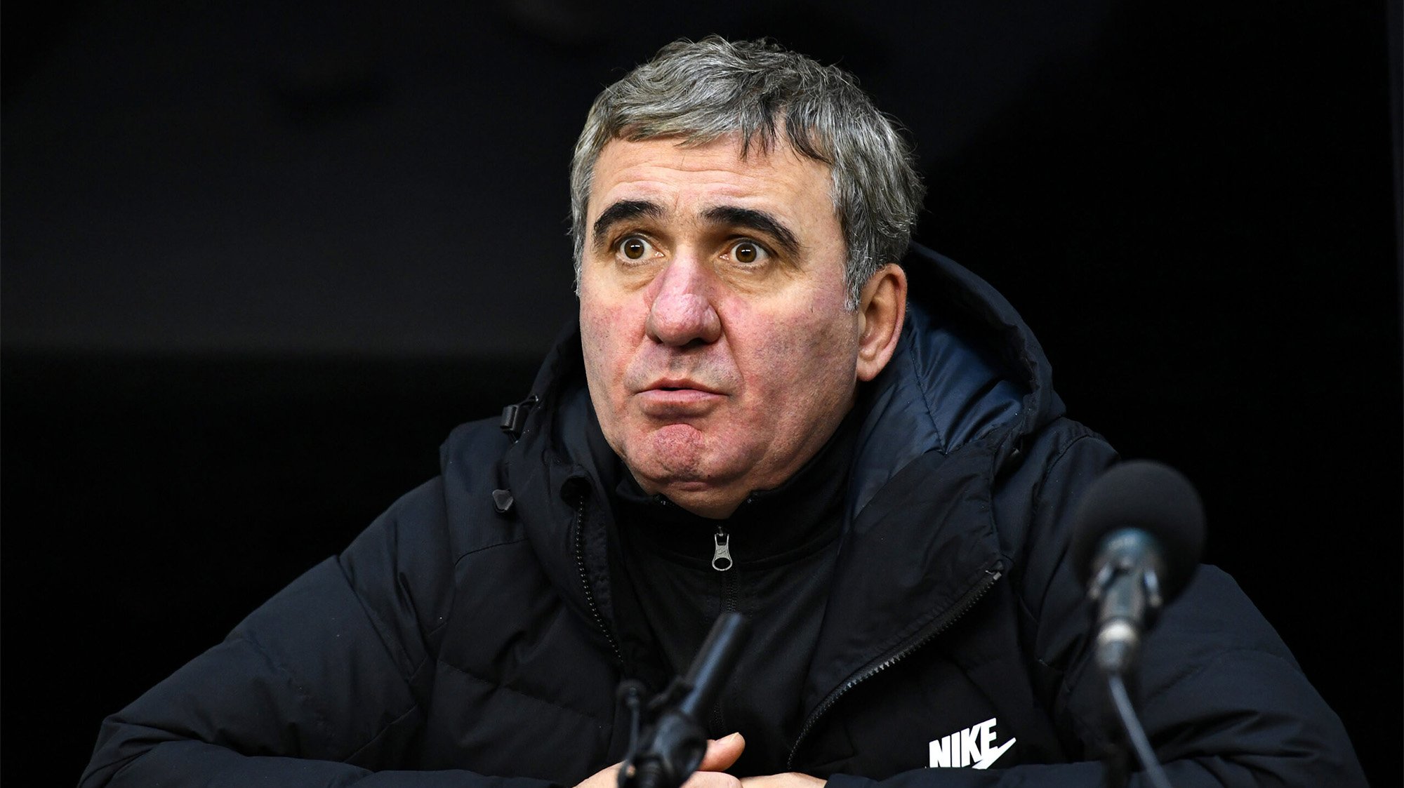 Gică Hagi, fericit că Mircea Lucescu va conduce naționala României la barajul cu Turcia Unul dintre cei mai respectați antrenori și legende ale fotbalului românesc, Gică Hagi, a manifestat recent o atitudine pozitivă față de situația actuală a echipei naționale, după ce a refuzat ferm oferta de a prelua conducerea tehnică pentru barajul mondial cu Turcia