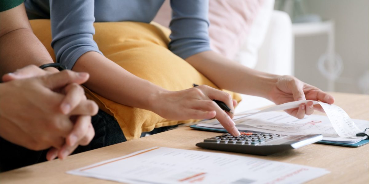 Guvernul român a adoptat recent o decizie ce aduce o veste bună pentru consumatorii casnici: plafonarea prețului la gaze naturale pentru populație va fi menținută încă un an