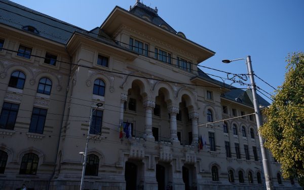 Consiliul General al Capitalei s-a întrunit din nou, însă ședința a fost anulată din lipsă de cvorum, într-un context marcat de rivalități politice și lipsă de consens între principalele grupuri parlamentare din Administrația locală