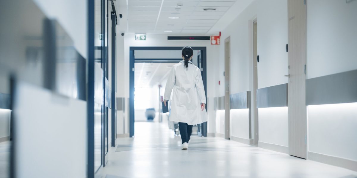 Personalul medical acordă sistemului un scor de 4,8 din 10