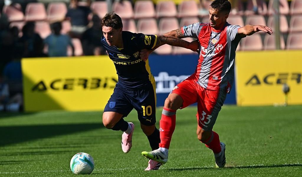 Cremonese își schimbă antrenorul înainte de un meci crucial în Serie A, cu Giuliano Giampaolo la comanda echipei După o serie de rezultate negative, oficialii clubului Cremonese au decis să facă o schimbare de antrenor, angajându-l pe Marco Giampaolo pentru a prelua echipa din postura de principal