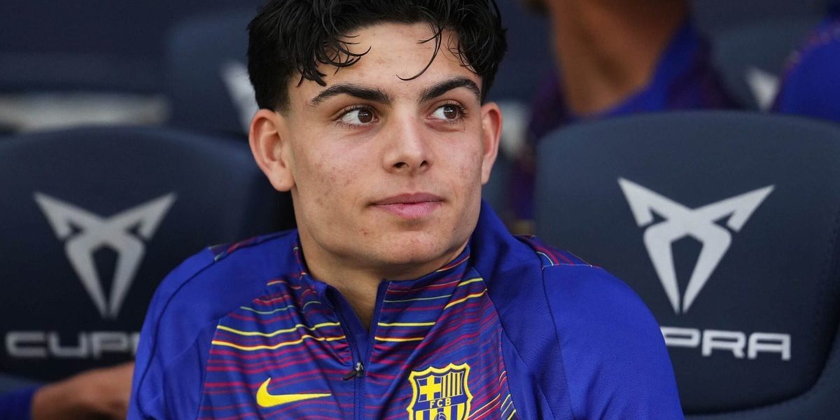 Noua speranță a Barcelonei: Xavi Espart debutează în Champions League la doar 18 ani Barcelona a trăit sâmbătă seară un moment memorabil în turul optimilor de finală ale Ligii Campionilor, când tânărul Xavi Espart și-a făcut debutul în primul său meci oficial pentru “FCB”