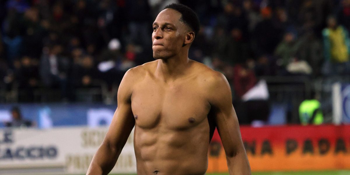 Yerry Mina, fundașul celor de la Cagliari, a fost protagonistul unui moment controversat în timpul meciului dintre Pisa și Cagliari, desfășurat în cadrul celei de-a 29-a etape a Serie B