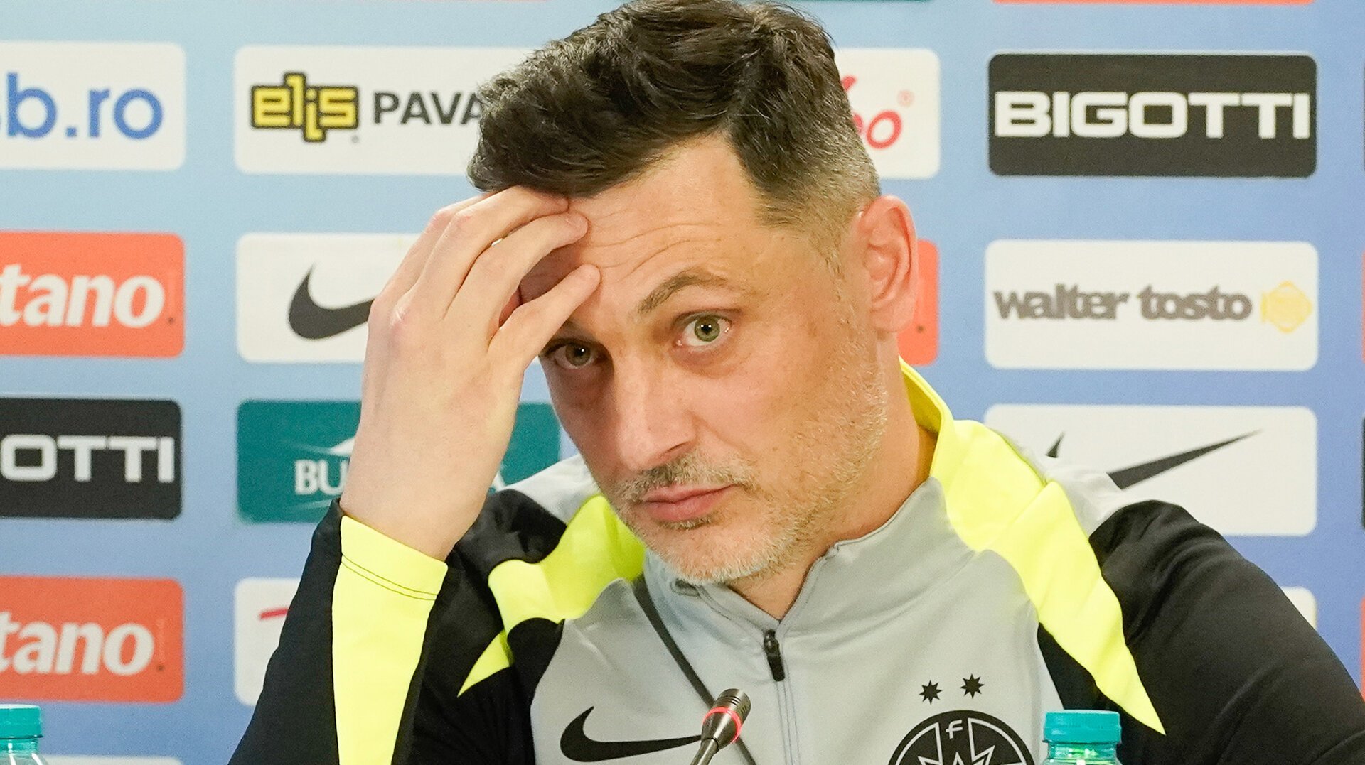 Gigi Becali, patronul FCSB, a făcut recent o mișcare surprinzătoare în managementul echipei, anunțând că nu va mai avea niciodată acces la echipa de start înaintea meciurilor