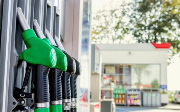 Deși motorina se apropie periculos de mult de pragul de 10 lei pe litru, autoritățile din România au decis să nu implementeze plafonarea prețurilor la carburanți