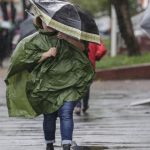 HARTĂ Cod galben de ploi și ninsori în aproape jumătate de țară. Capitala, sub avertizare până luni dimineață