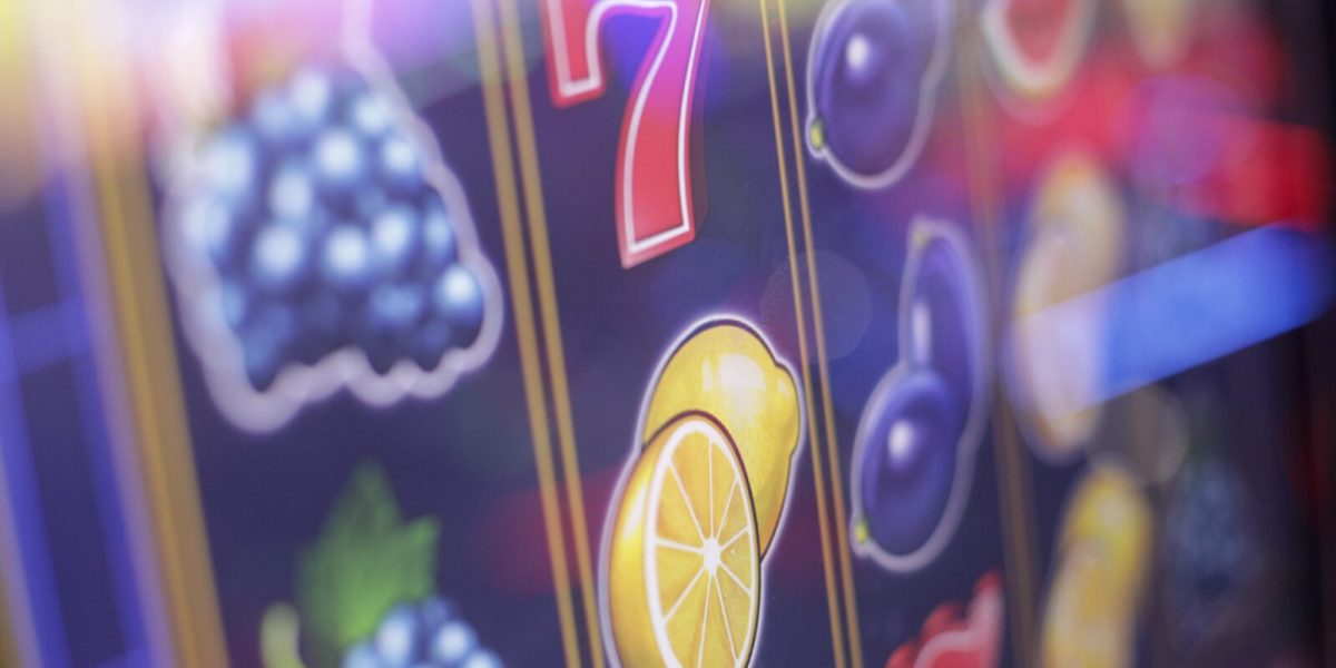 Un peisaj alarmant se conturează în zona urbană a Bucureștiului, unde analiza recentă a publicației Școala9 scoate la iveală amploarea prezenței sălilor de jocuri de noroc în apropierea unităților de învățământ preuniversitar din Capitală