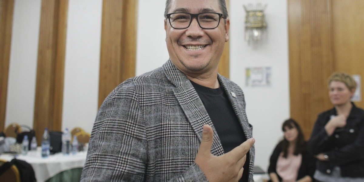 USRiști bat în retragere în scandalul intern legat de vizita fiicei lui Victor Ponta Liderul USR, Dominic Fritz, a criticat dur, luni seara, în emisiunea Digi24, solicitarea formulată de PSD ca Corpul de control al premierului să întreprindă verificări la Ministerul Afacerilor Externe