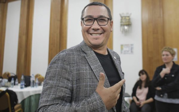 USRiști bat în retragere în scandalul intern legat de vizita fiicei lui Victor Ponta Liderul USR, Dominic Fritz, a criticat dur, luni seara, în emisiunea Digi24, solicitarea formulată de PSD ca Corpul de control al premierului să întreprindă verificări la Ministerul Afacerilor Externe
