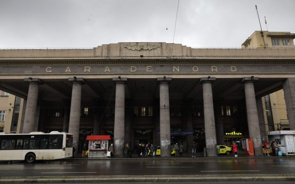 Reabilitarea Gara de Nord, una dintre cele mai importante și aglomerate gări din București, pare să fi rămas în impas, la mai bine de un deceniu de la începutul proiectului