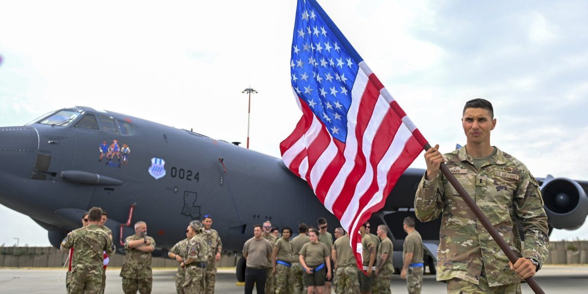 Mutare neobișnuită a avioanelor cisternă americane pe un aeroport militar din Bulgaria Unul dintre cele mai recente și intriguele mutări ale forțelor militare americane în Balcani a stârnit întrebări și analize, după ce Ministerul Apărării din Bulgaria a anunțat că avioane cisternă ale armatei americane au fost relocate pe un aeroport militar din țară