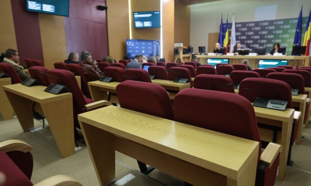 Amânarea ședinței CGMB: un pas pentru pregătirea documentației și susținerea proiectelor de dezvoltare a Bucureștiului Consilierii generali ai Partidului Social Democrat au decis să amâne ședința extraordinară programată inițial pentru marți, 10 martie, în cadrul Consiliului General al Municipiului București (CGMB)