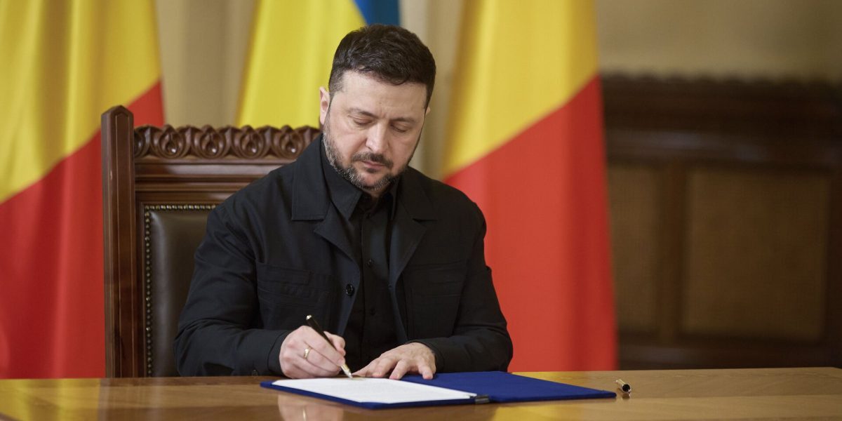 România și Ucraina își întăresc relațiile printr-un parteneriat strategic semnat joi la București, într-o mișcare menită să consolideze cooperarea și să asigure protecția drepturilor minorităților naționale