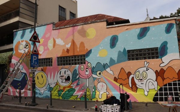 Primarul Ciprian Ciucu declanșează „războiul graffiti” în Capitală, dar controversa continuă Primarul general al Capitalei, Ciprian Ciucu, a stârnit recent o dezbatere aprinsă după ce a catalogat desenele și picturile murale pe pereți drept o „boală” a orașului și a promis introducerea unor măsuri dure pentru combaterea fenomenului