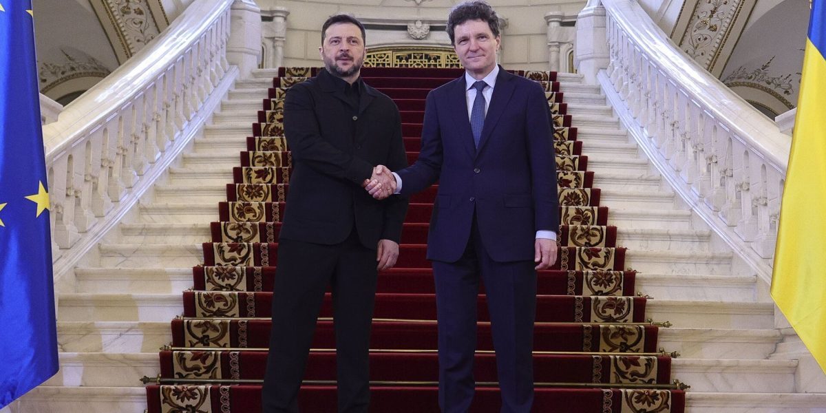 Președintele Ucrainei, Volodimir Zelenski, a efectuat joi o vizită oficială în România, fiind primit la Palatul Cotroceni de către omologul său român, Nicușor Dan