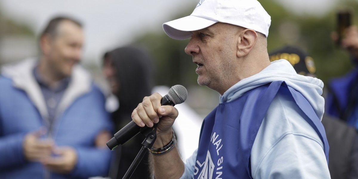 Blocul Național Sindical cere convocarea urgentă a comisiilor parlamentare pentru evaluarea reducerii cu 10% a cheltuielilor la ANAF și CNAS