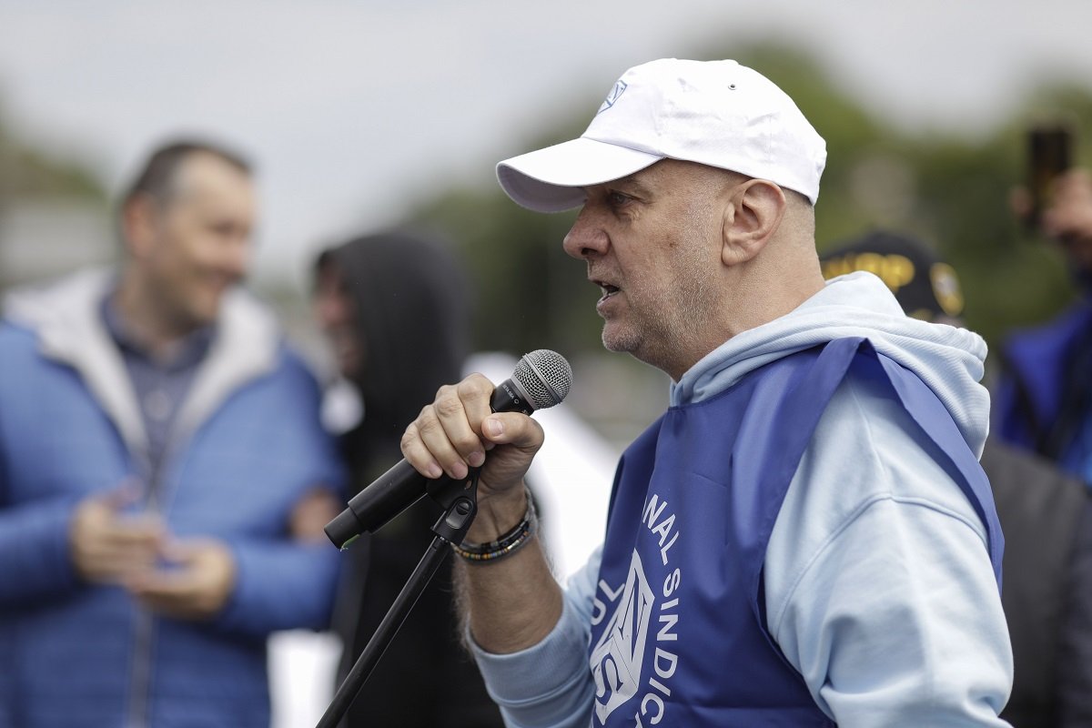 Blocul Național Sindical cere convocarea urgentă a comisiilor parlamentare pentru evaluarea reducerii cu 10% a cheltuielilor la ANAF și CNAS