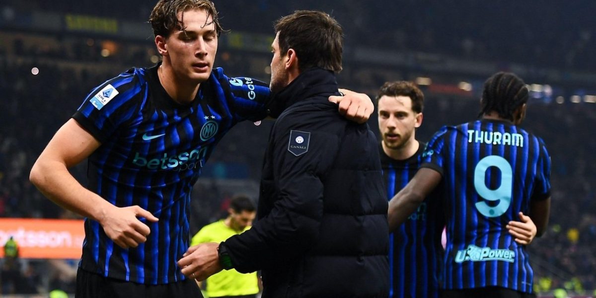 Inter, clarificări despre viitorul unui tânăr promisiune crescut de Chivu: clubul nu vinde în niciun caz După câteva săptămâni de speculații în presa sportivă, conducerea echipei Inter Milano a clarificat situația în privința unuia dintre cei mai promițători tineri jucători ai clubului, Francesco Pio Esposito