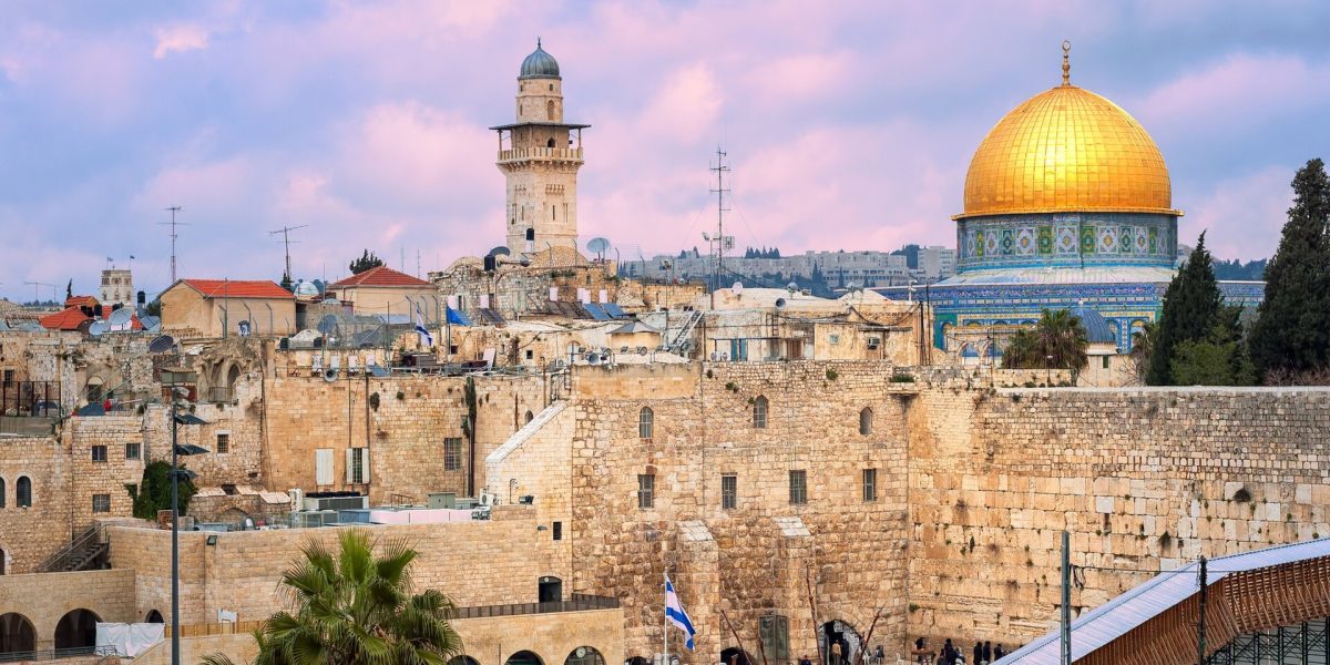 Trei explozii au zguduit Ierusalimul, însă, potrivit oficialilor israelieni, situația rămâne relativ calmă, fără a fi înregistrate victime sau atacuri directe cu rachete