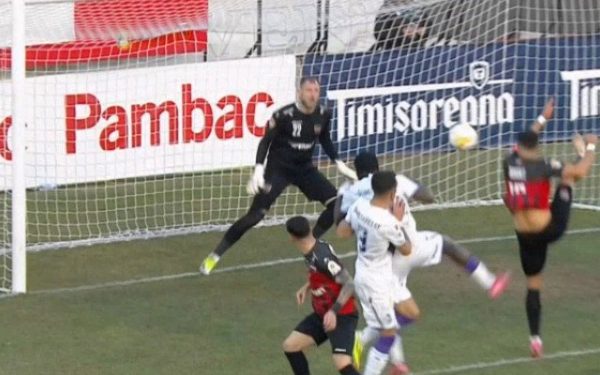 Gloria Bistrița a obținut ieri o victorie esențială în campionat, învingând Argus Pitești cu scorul de 1-0, într-un meci disputat pe teren propriu